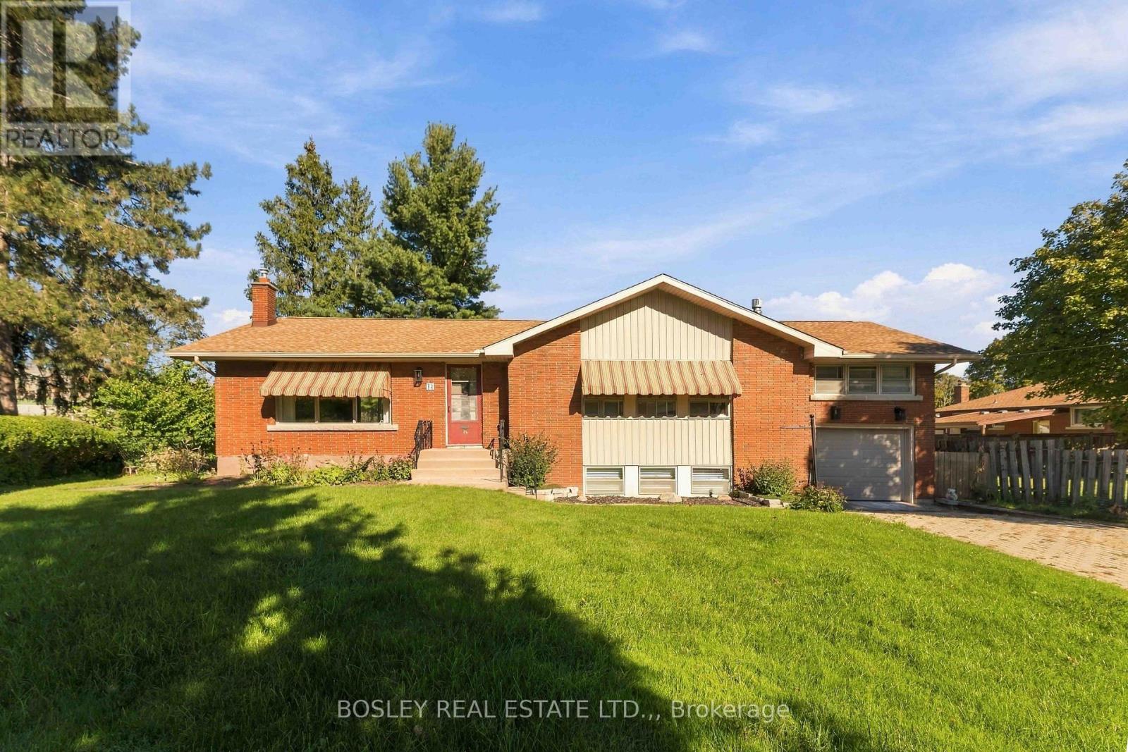 12 Glenhurst Circle, St. Catharines, Ontario  L2T 1Z1 - Photo 2 - X13835546