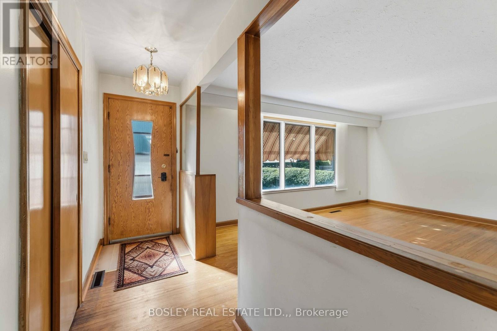 12 Glenhurst Circle, St. Catharines, Ontario  L2T 1Z1 - Photo 3 - X13835546