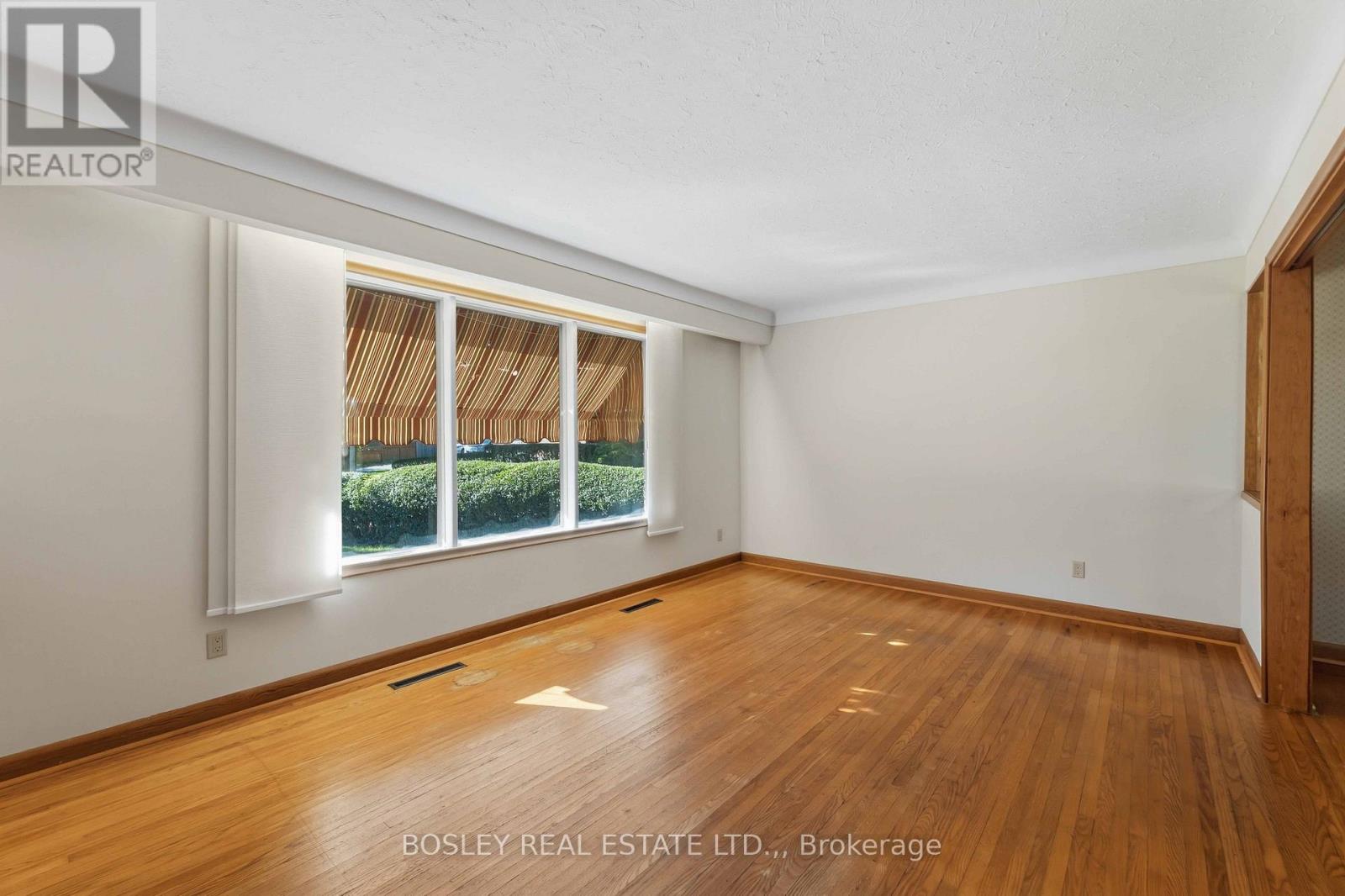12 Glenhurst Circle, St. Catharines, Ontario  L2T 1Z1 - Photo 5 - X13835546
