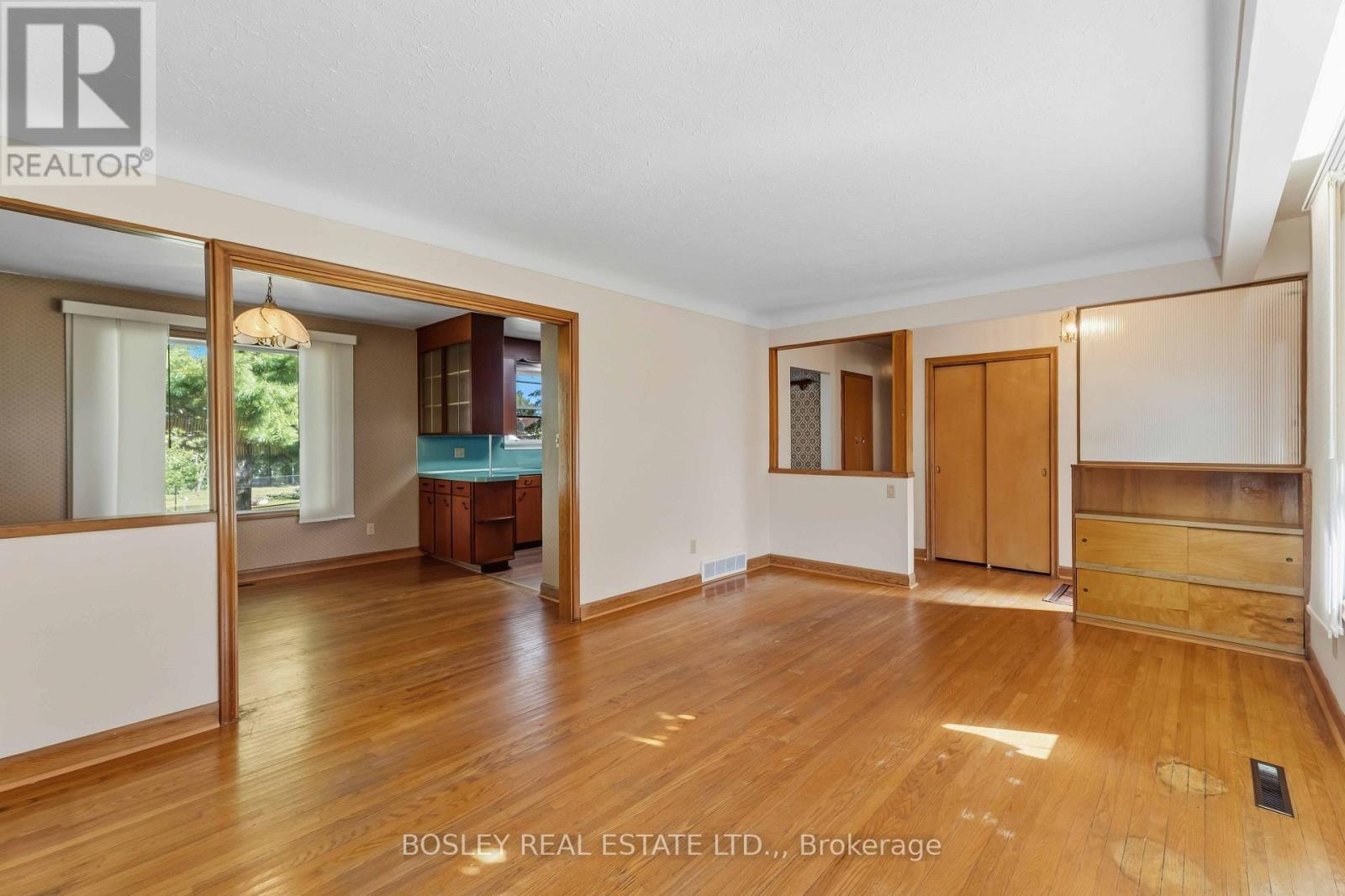 12 Glenhurst Circle, St. Catharines, Ontario  L2T 1Z1 - Photo 6 - X13835546