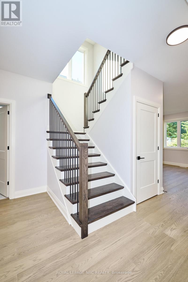 185 Hodgkins Avenue, Thorold, Ontario  L2V 1M2 - Photo 40 - X13836352
