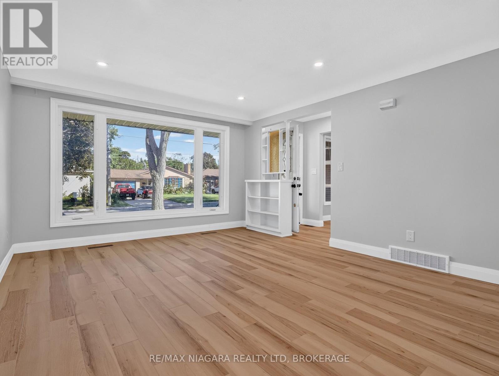 82 Regent Drive, St. Catharines, Ontario  L2M 3L7 - Photo 10 - X13836354