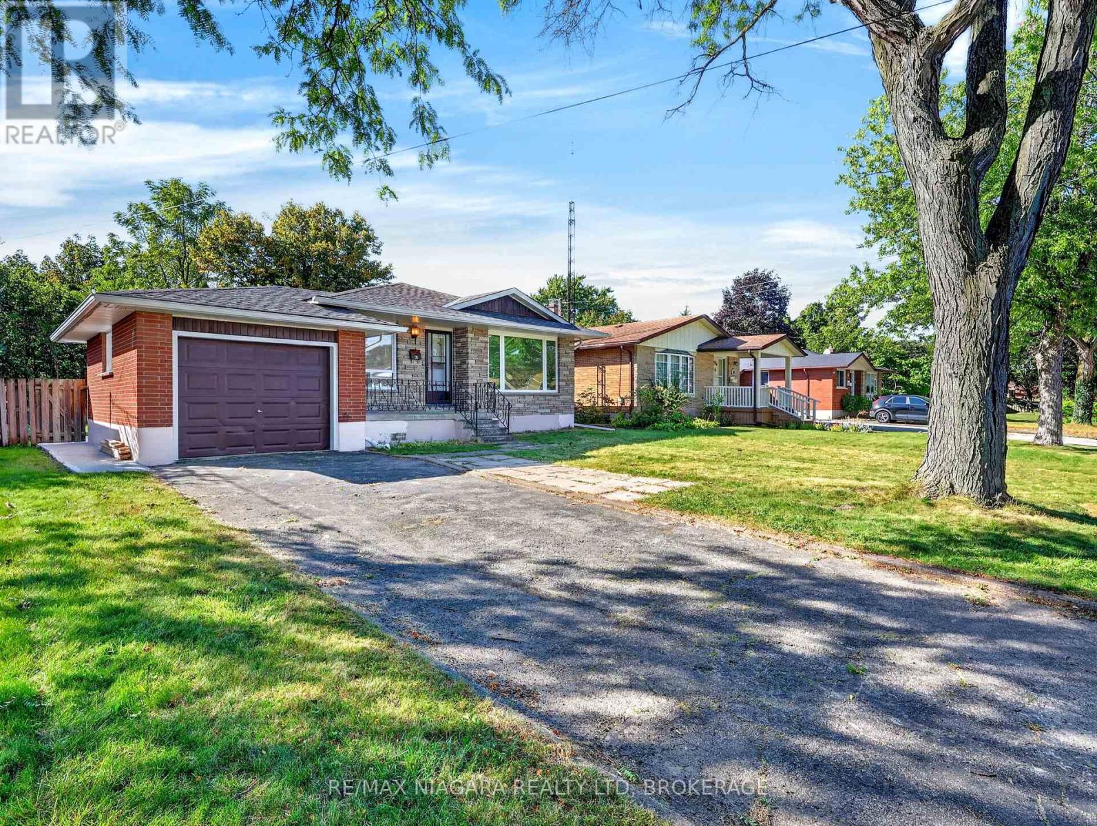 82 Regent Drive, St. Catharines, Ontario  L2M 3L7 - Photo 2 - X13836354