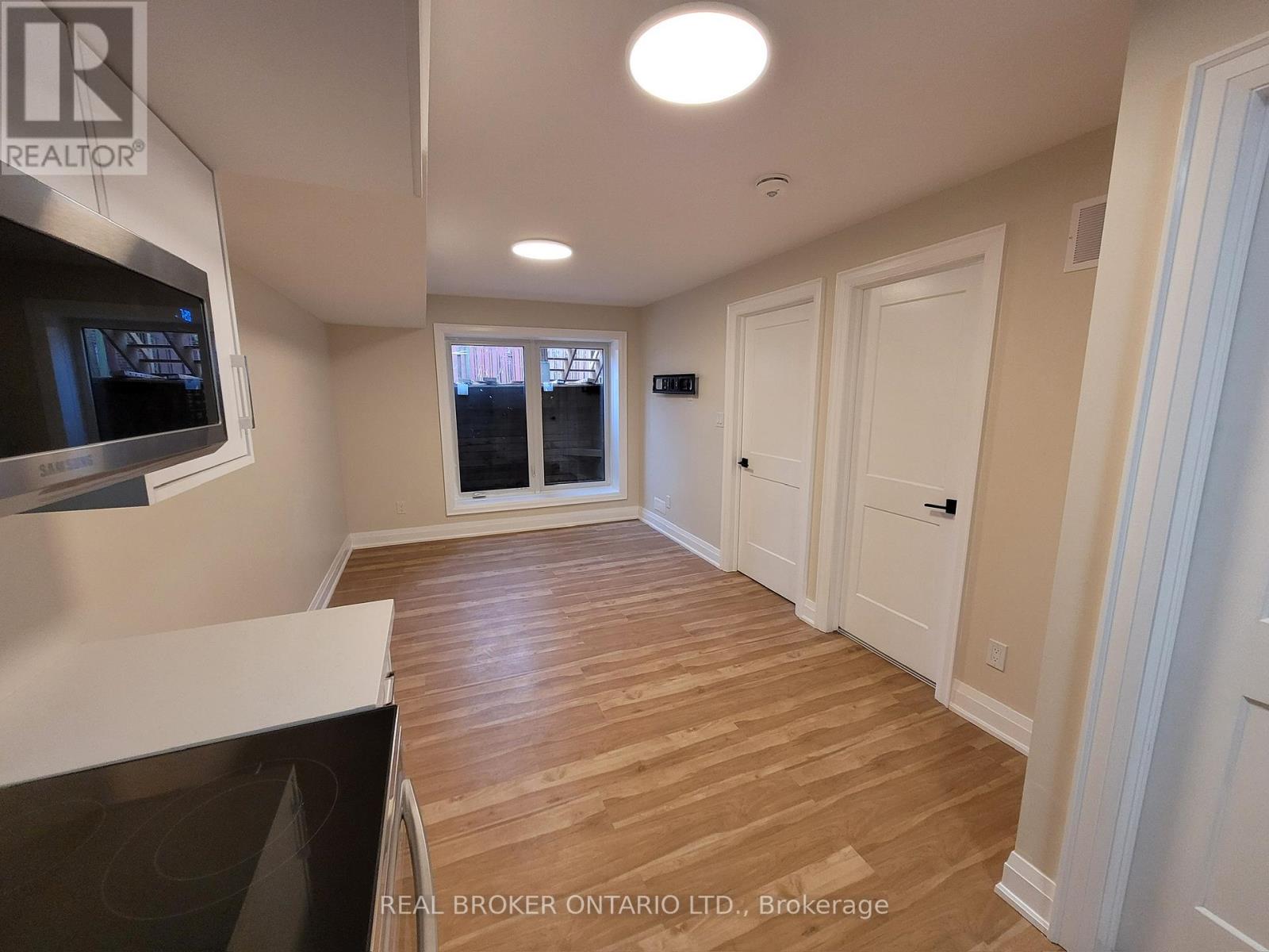 5 Marina Avenue, Toronto, Ontario  M8W 1J8 - Photo 38 - W13422802