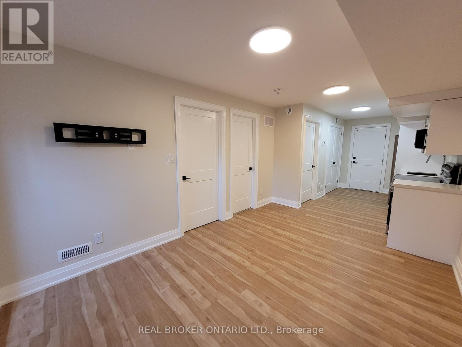 5 Marina Avenue, Toronto, Ontario  M8W 1J8 - Photo 39 - W13422802