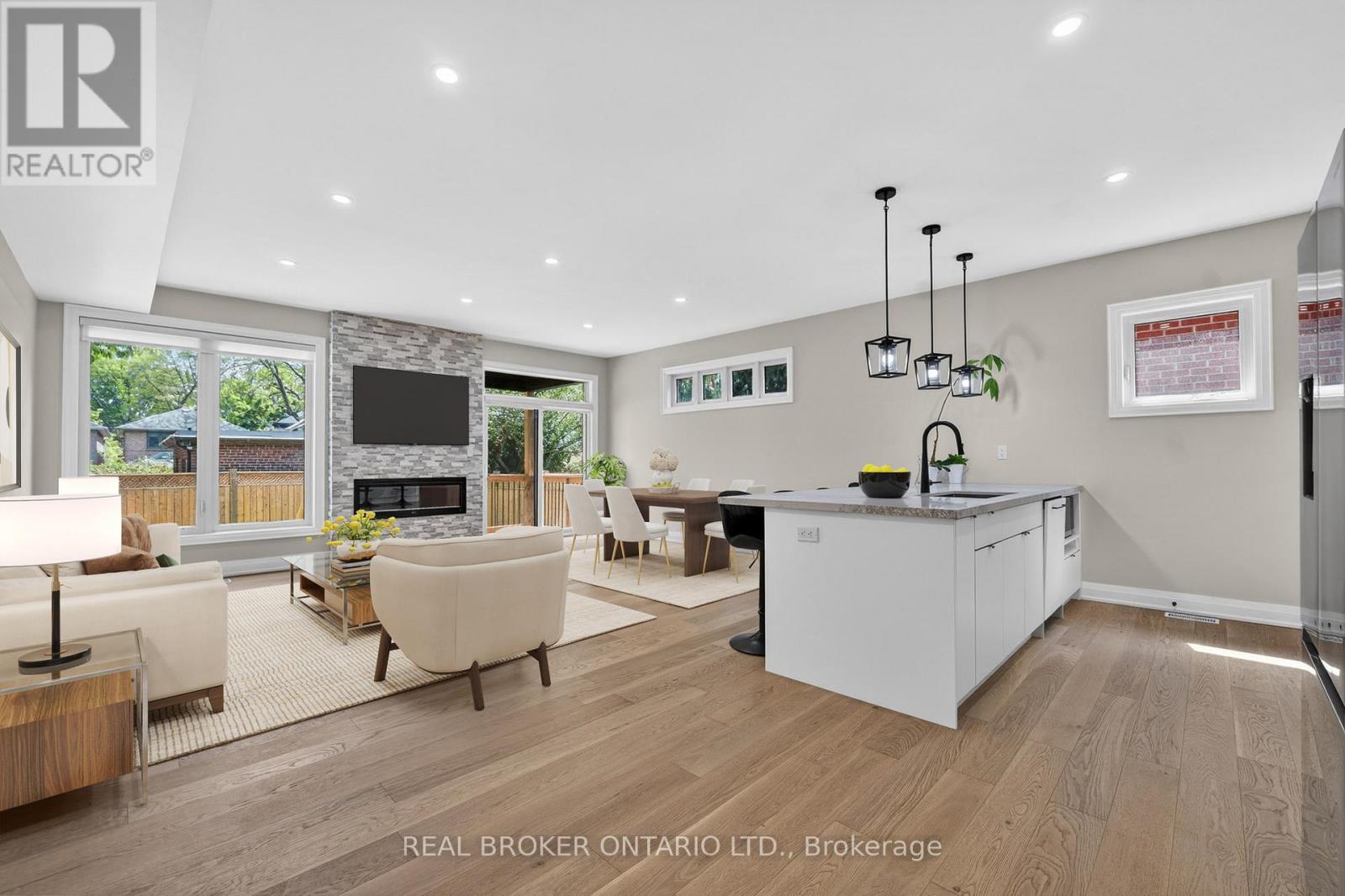 5 Marina Avenue, Toronto, Ontario  M8W 1J8 - Photo 6 - W13422802
