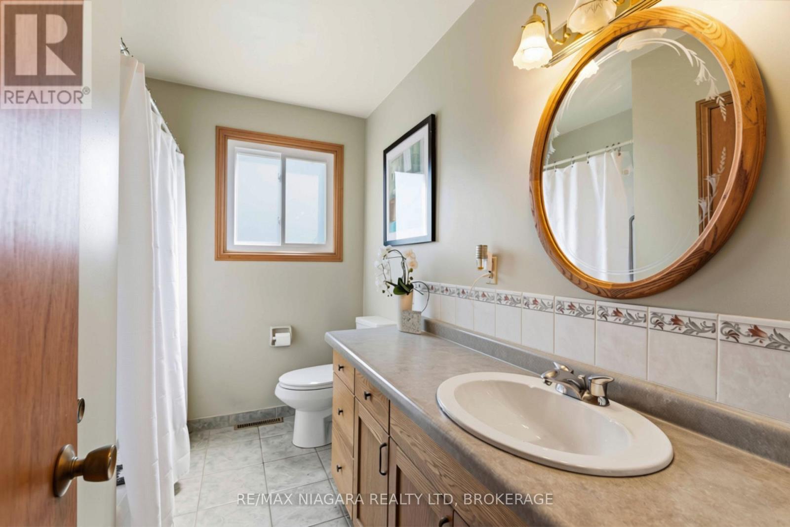 8689 Furlong Avenue, Niagara Falls, Ontario  L2G 6W9 - Photo 4 - X13837332