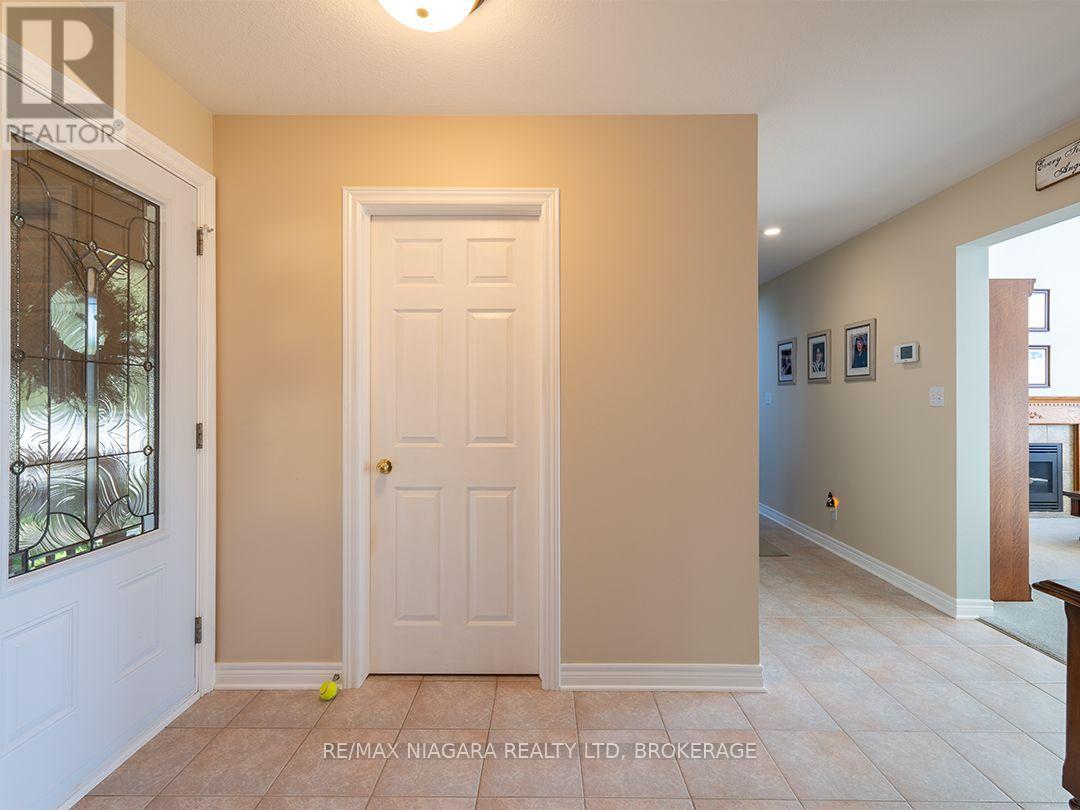 10429 Lakeshore Road, Wainfleet, Ontario  L3K 5V4 - Photo 11 - X13837338