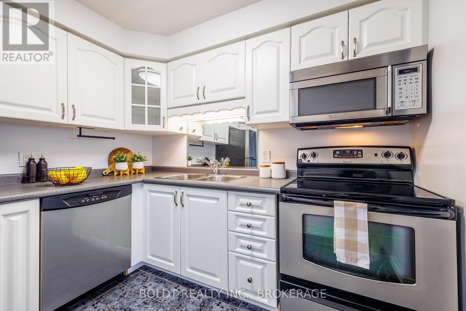 812 - 81 Scott Street, St. Catharines, Ontario  L2N 7L5 - Photo 18 - X13837366