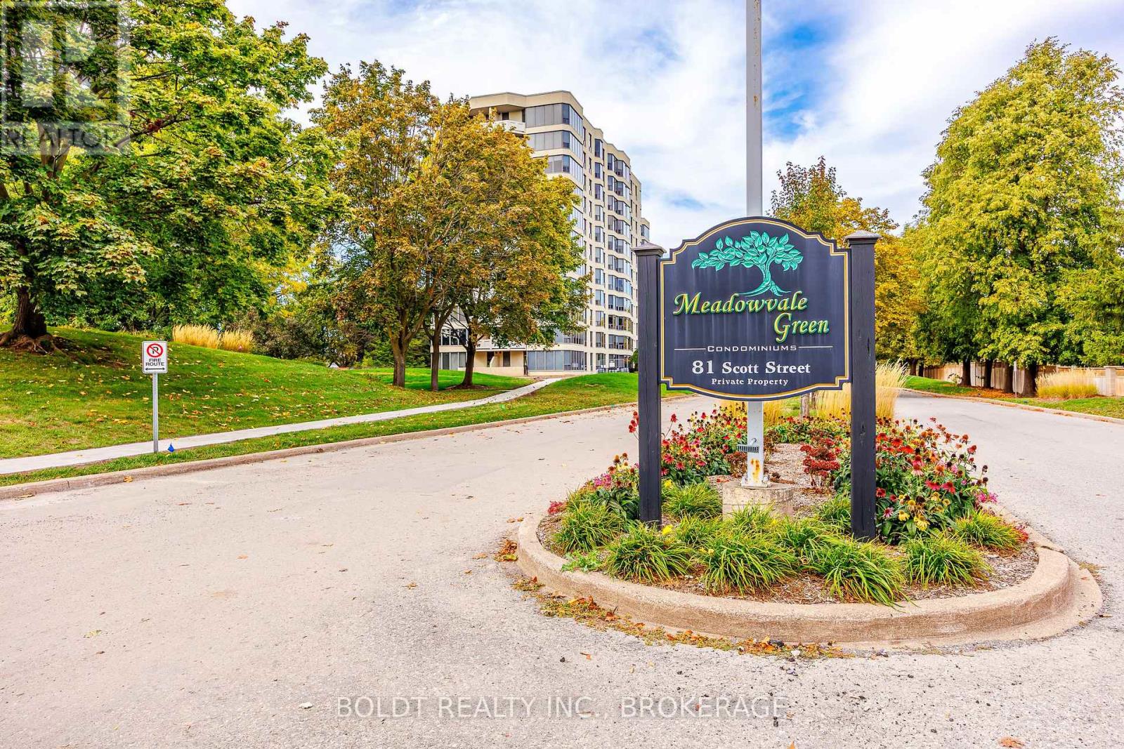 812 - 81 Scott Street, St. Catharines, Ontario  L2N 7L5 - Photo 2 - X13837366