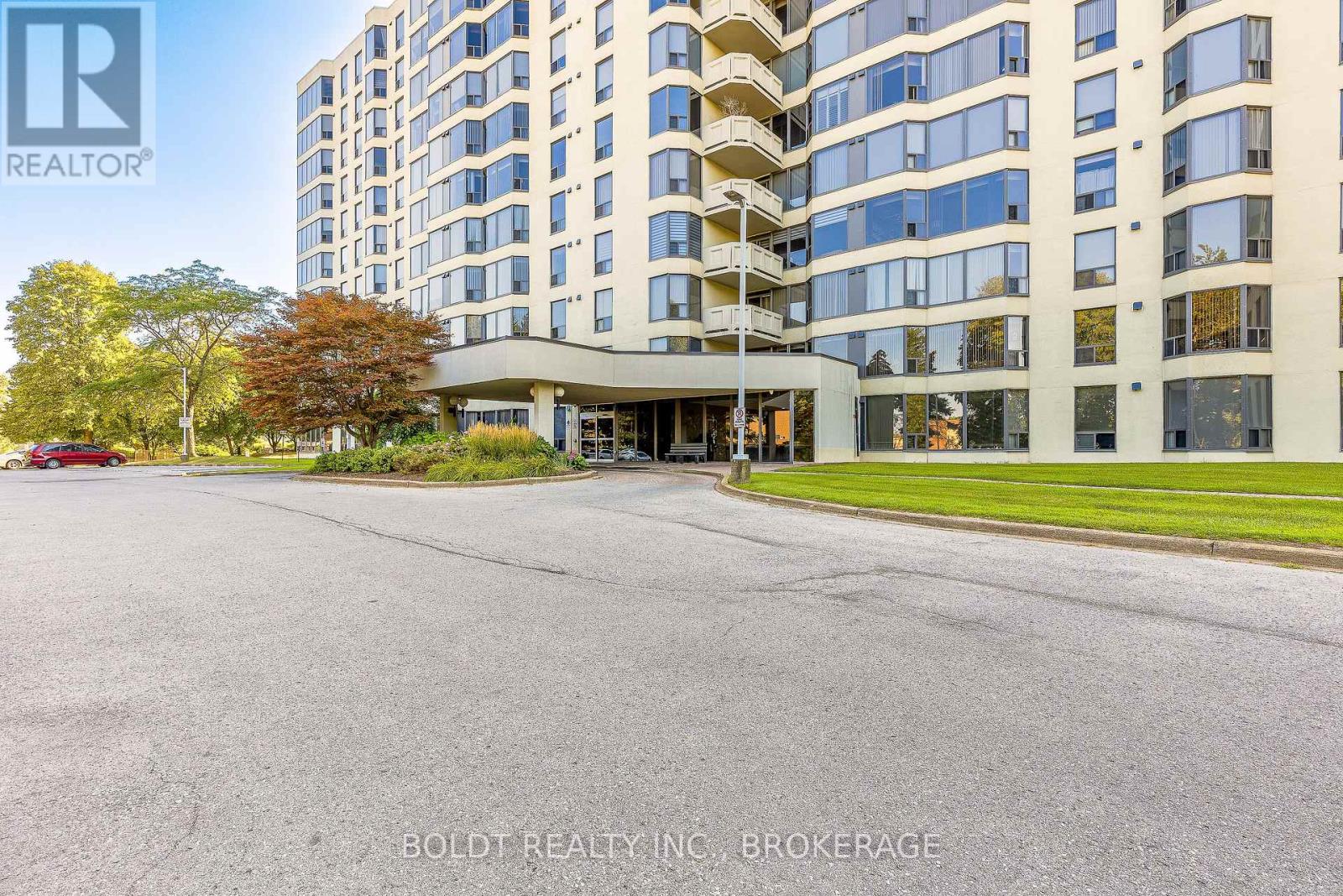 812 - 81 Scott Street, St. Catharines, Ontario  L2N 7L5 - Photo 3 - X13837366