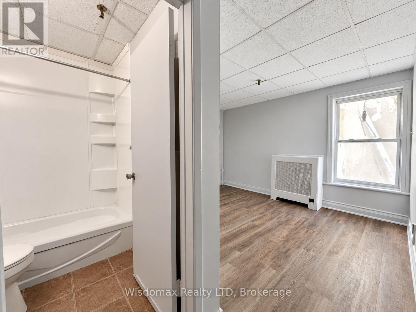 4816 Bridge Street, Niagara Falls, Ontario  L2E 2R9 - Photo 12 - X13837450