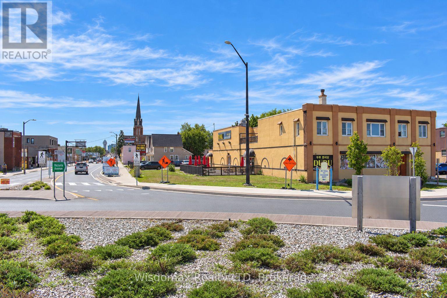 4816 Bridge Street, Niagara Falls, Ontario  L2E 2R9 - Photo 3 - X13837450