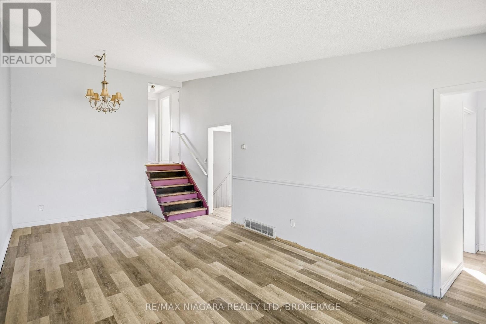 6916 Dolphin Street, Niagara Falls, Ontario  L2E 6Y2 - Photo 17 - X13837726