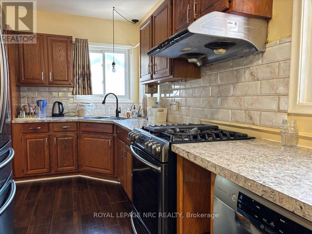 11 Rebecca Street, St. Catharines, Ontario  L2S 2G7 - Photo 9 - X13838804