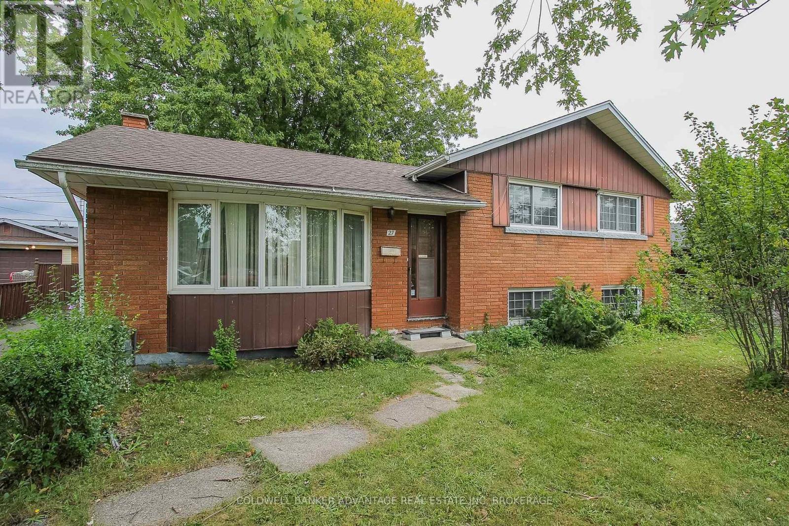 27 HUGHES AVENUE, Welland, Ontario