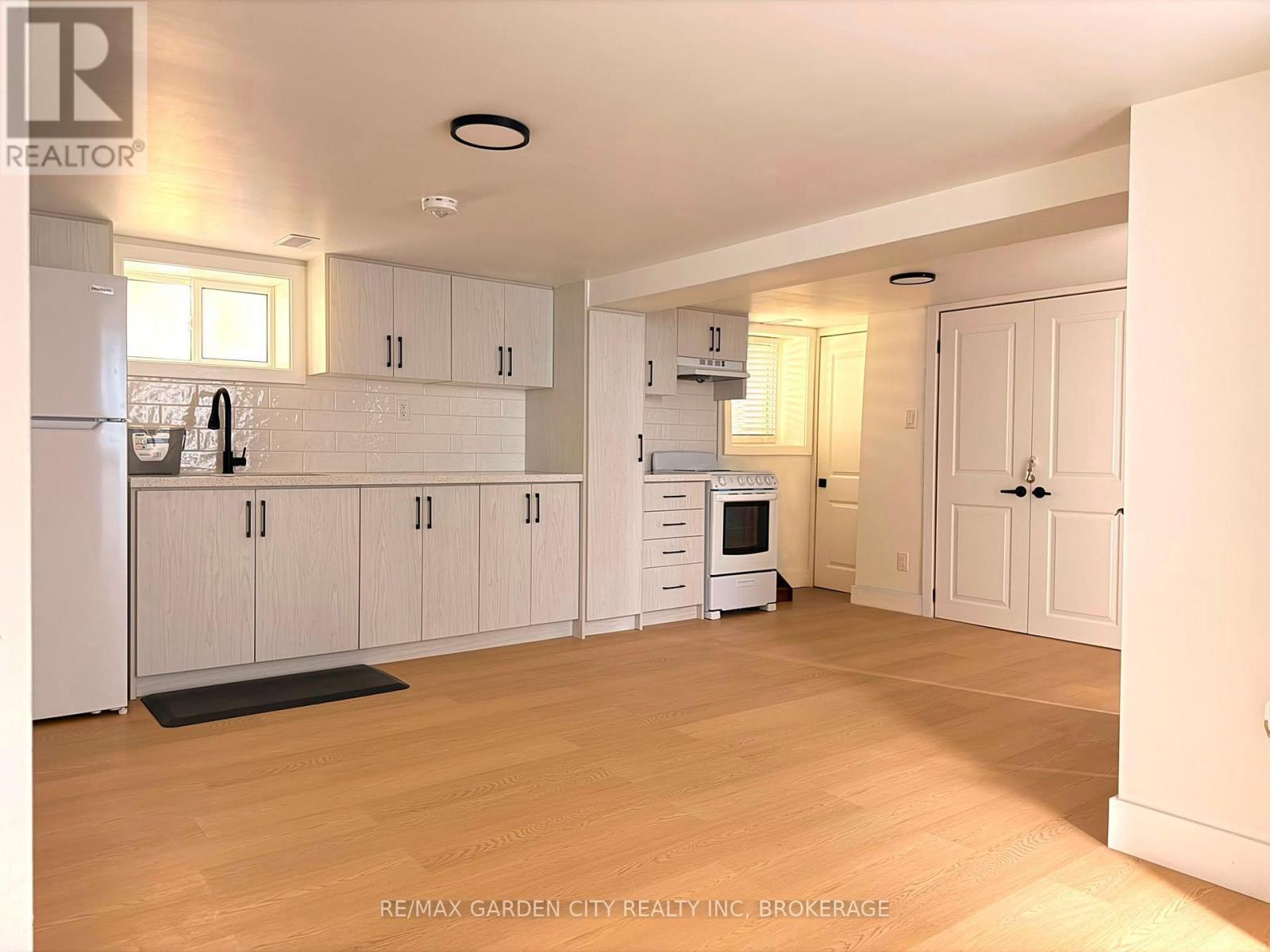 5261 BUCHANAN AVENUE, Niagara Falls, Ontario