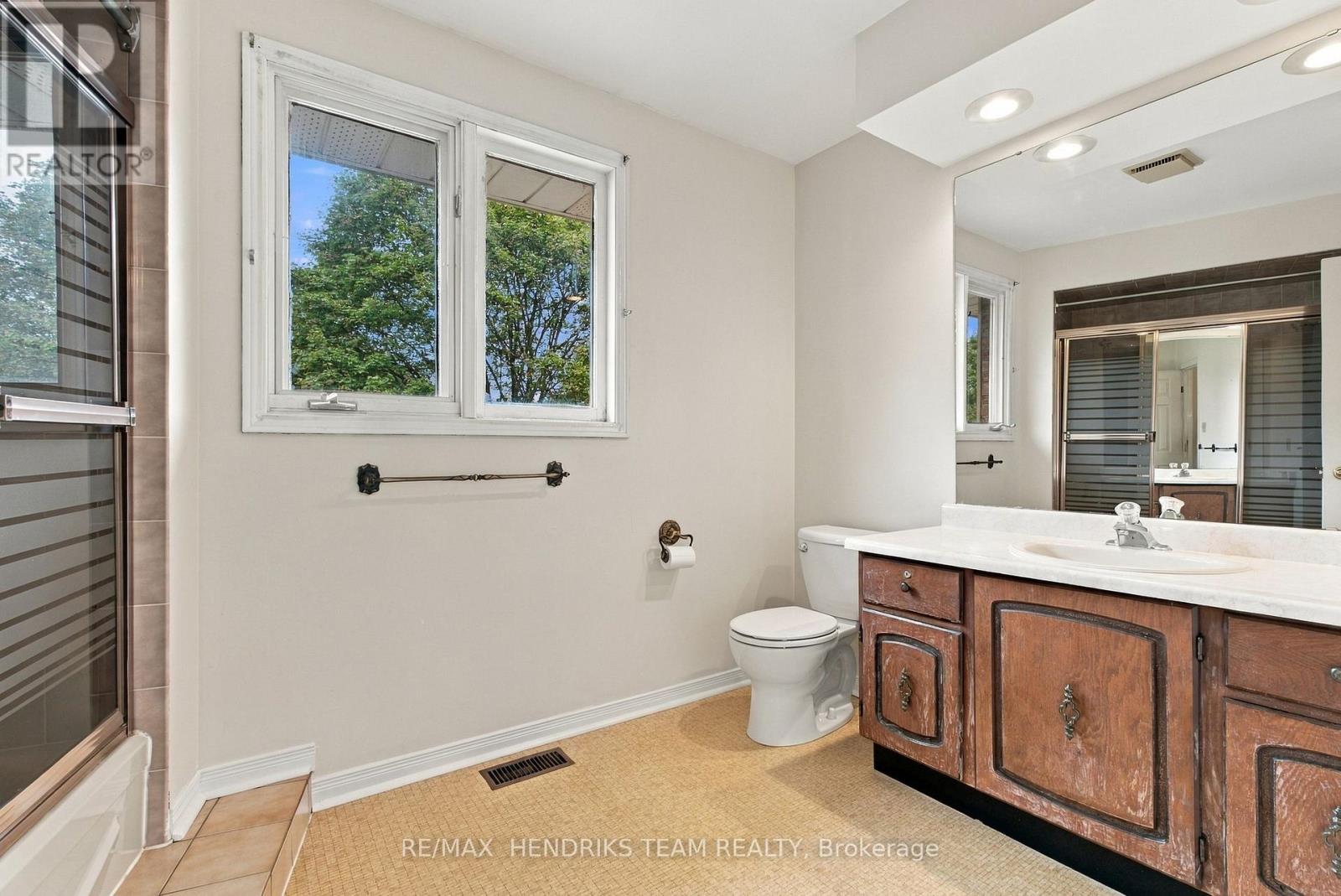 17 Farmington Drive, St. Catharines, Ontario  L2S 3E8 - Photo 31 - X13839200