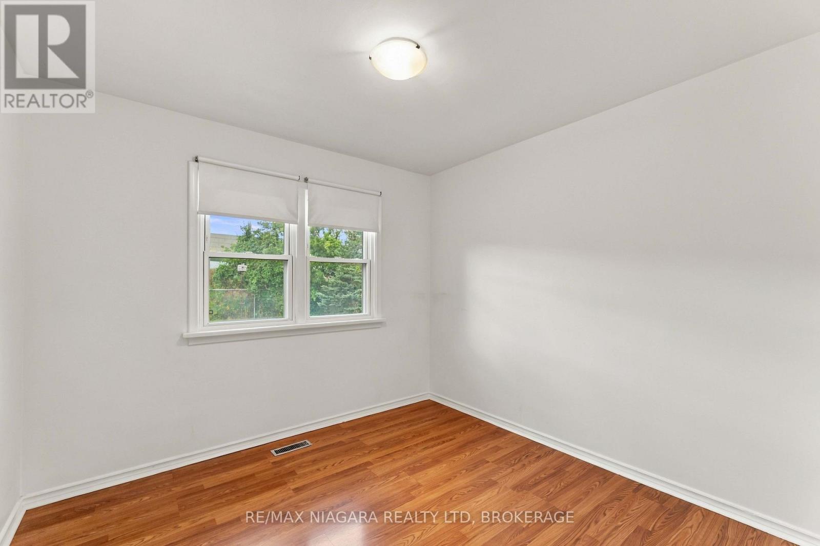 29 Glengarry Road, St. Catharines, Ontario  L2T 2T9 - Photo 10 - X13839456