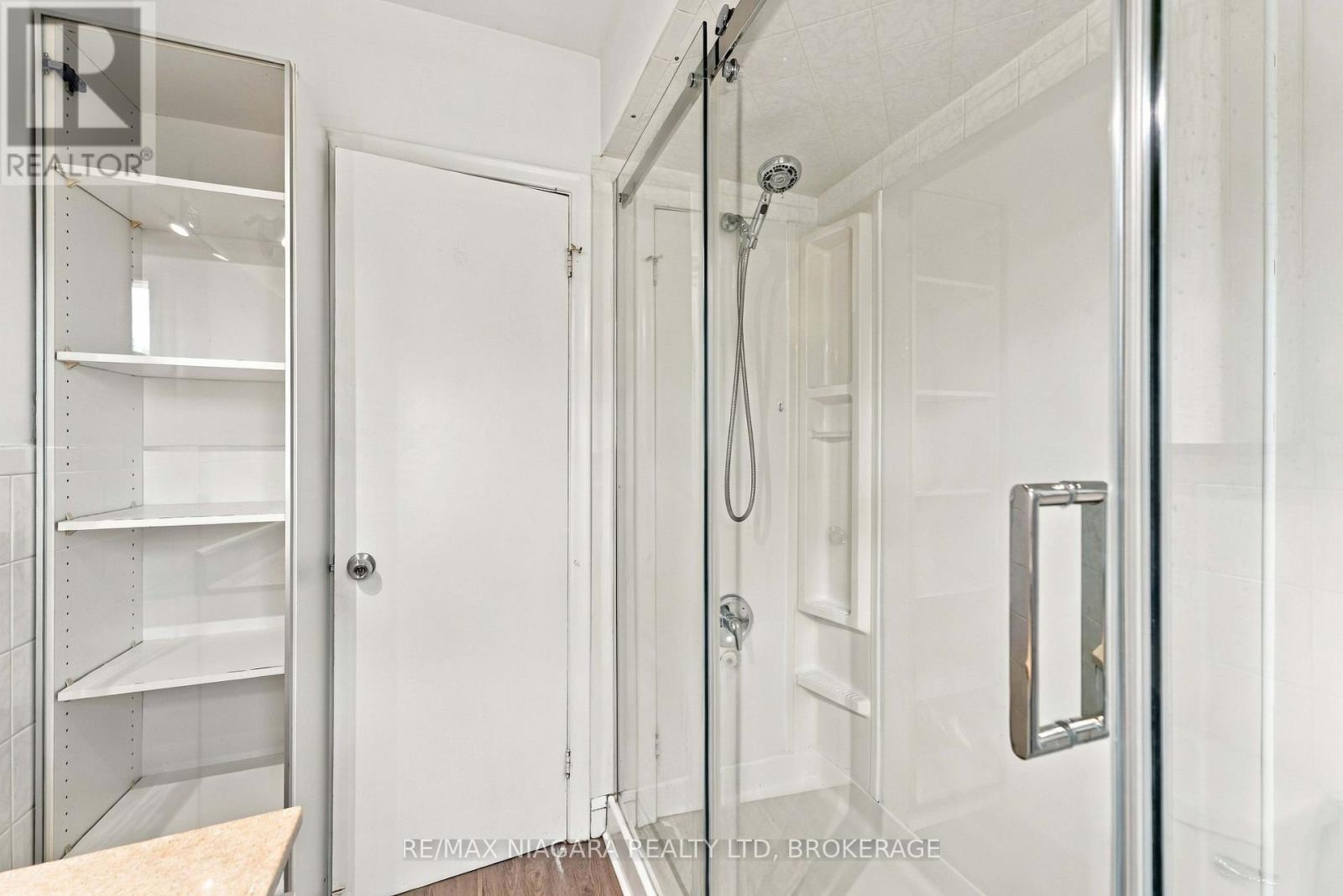29 Glengarry Road, St. Catharines, Ontario  L2T 2T9 - Photo 14 - X13839456