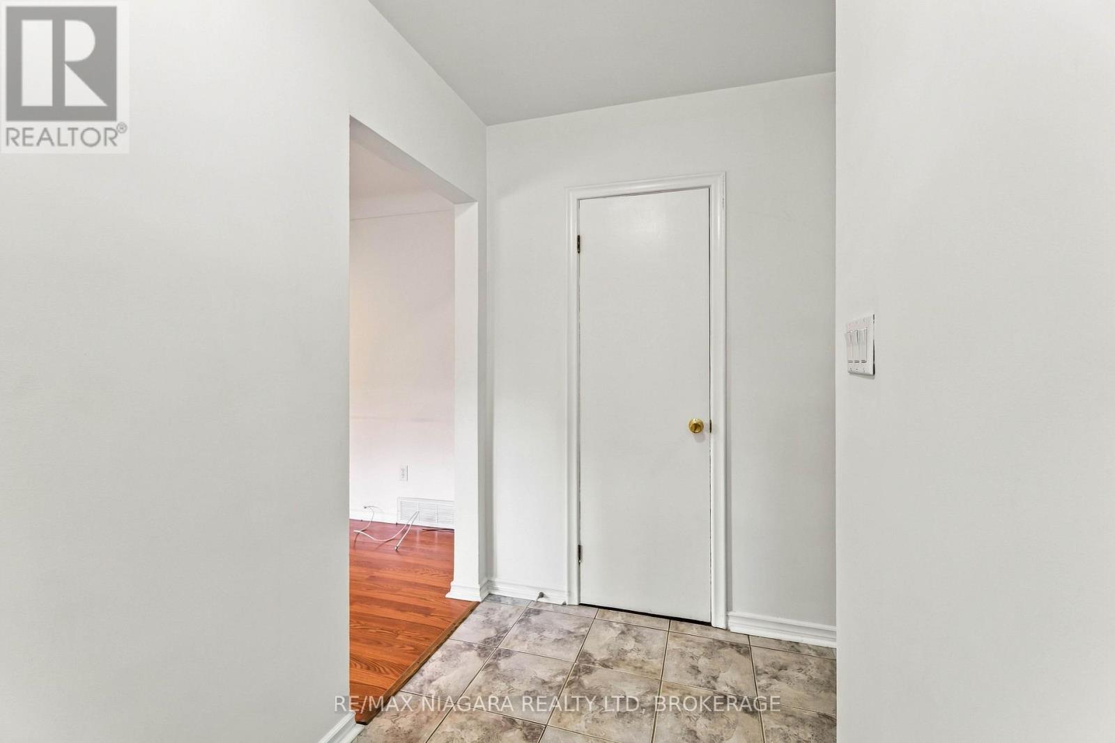 29 Glengarry Road, St. Catharines, Ontario  L2T 2T9 - Photo 4 - X13839456