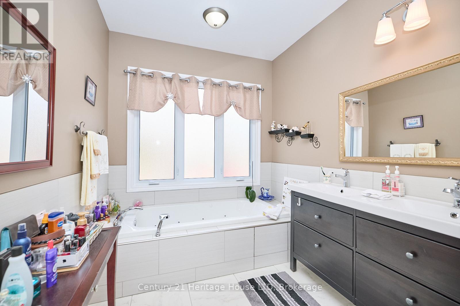 3290 Evadere Avenue, Fort Erie, Ontario  L0S 1N0 - Photo 32 - X13839730