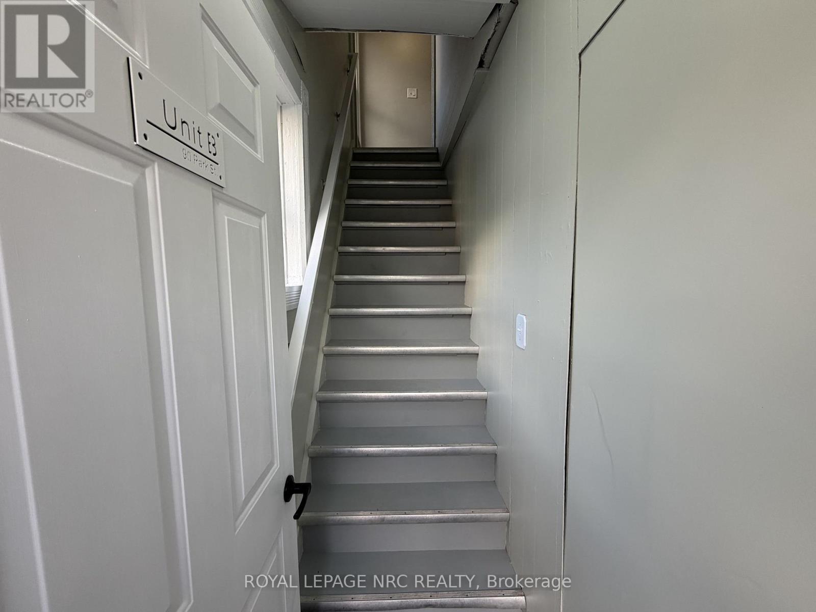 90 Park Street, Welland, Ontario  L3B 4M5 - Photo 2 - X13841990