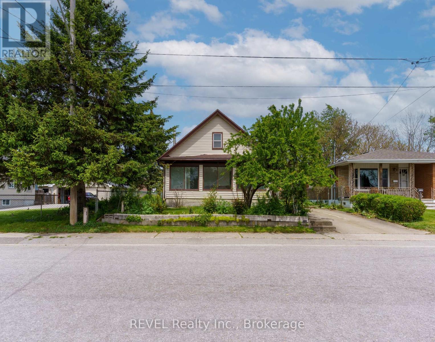 6401 Taylor Street, Niagara Falls, Ontario  L2G 2E9 - Photo 2 - X13843230