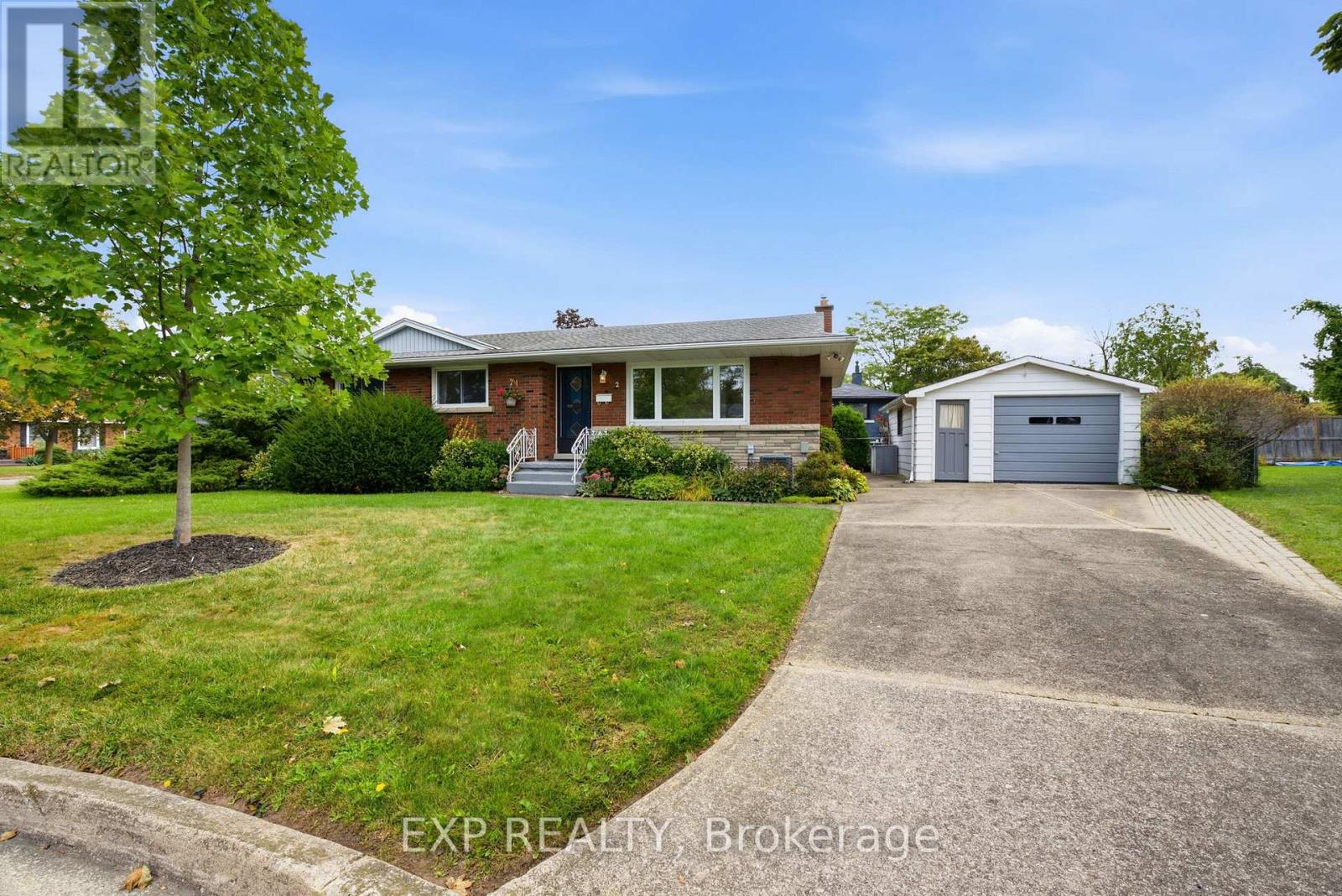 2 GLENGROVE CIRCLE, St. Catharines, Ontario