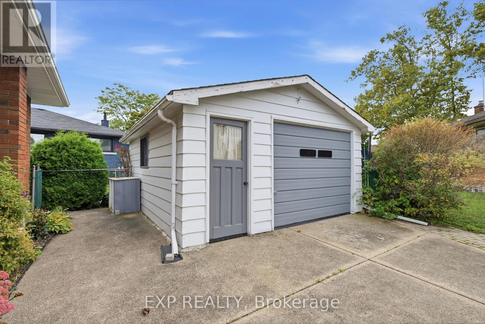 2 Glengrove Circle, St. Catharines, Ontario  L2T 2Y9 - Photo 4 - X13843370