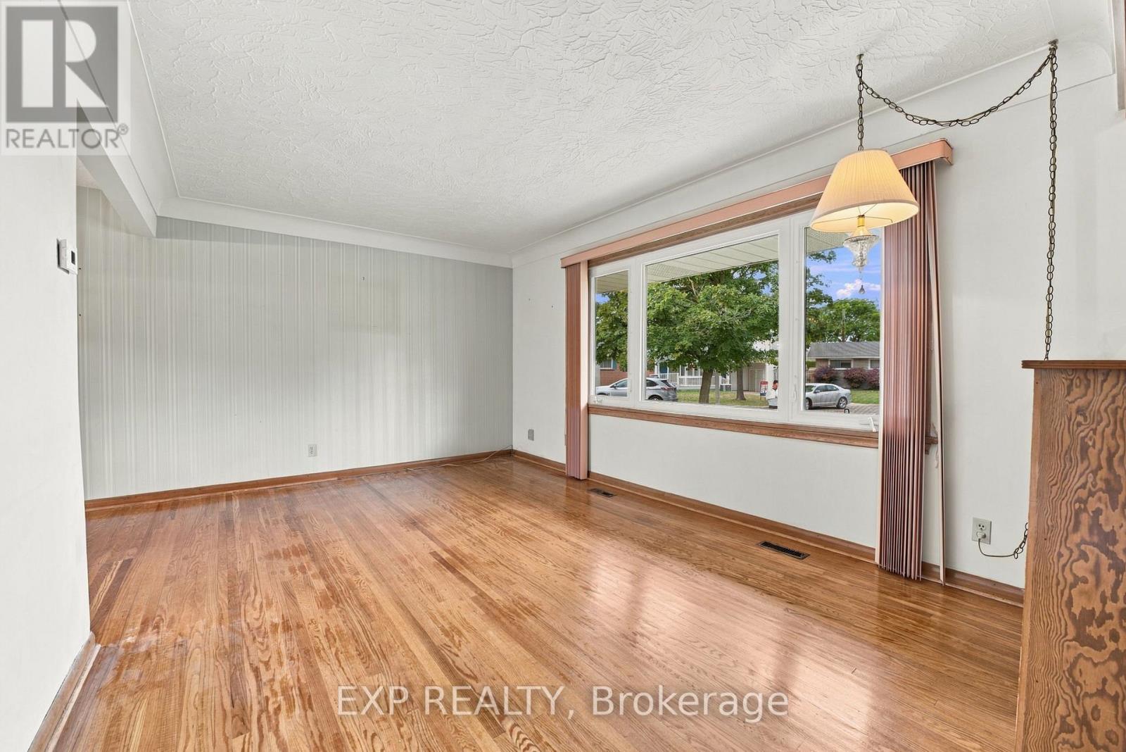 2 Glengrove Circle, St. Catharines, Ontario  L2T 2Y9 - Photo 7 - X13843370