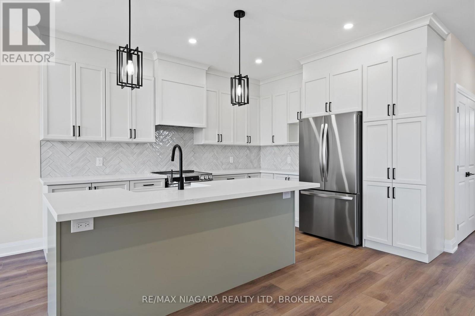 63 Swan Avenue, Pelham, Ontario  L3E 0B1 - Photo 10 - X13843632