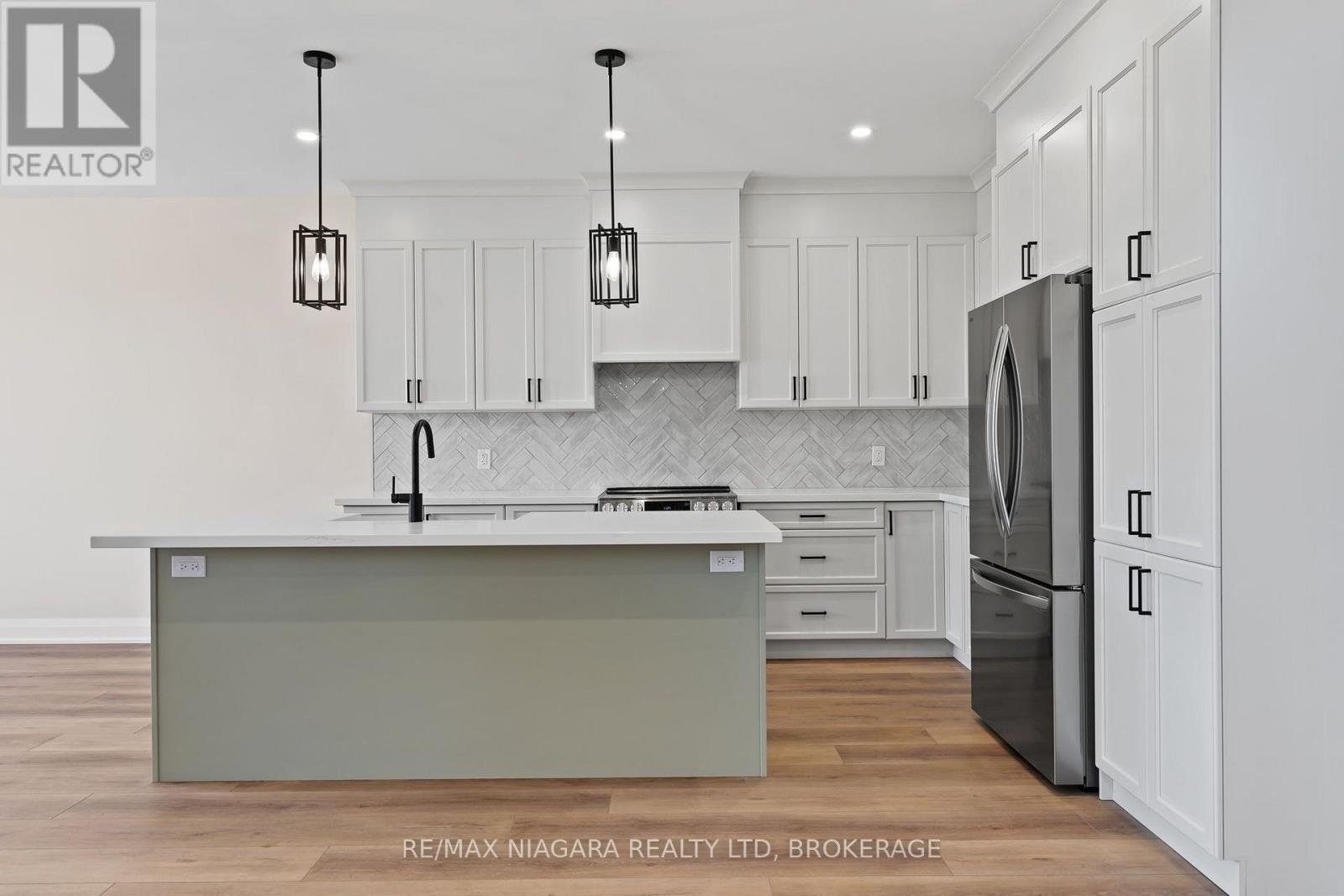 63 Swan Avenue, Pelham, Ontario  L3E 0B1 - Photo 11 - X13843632