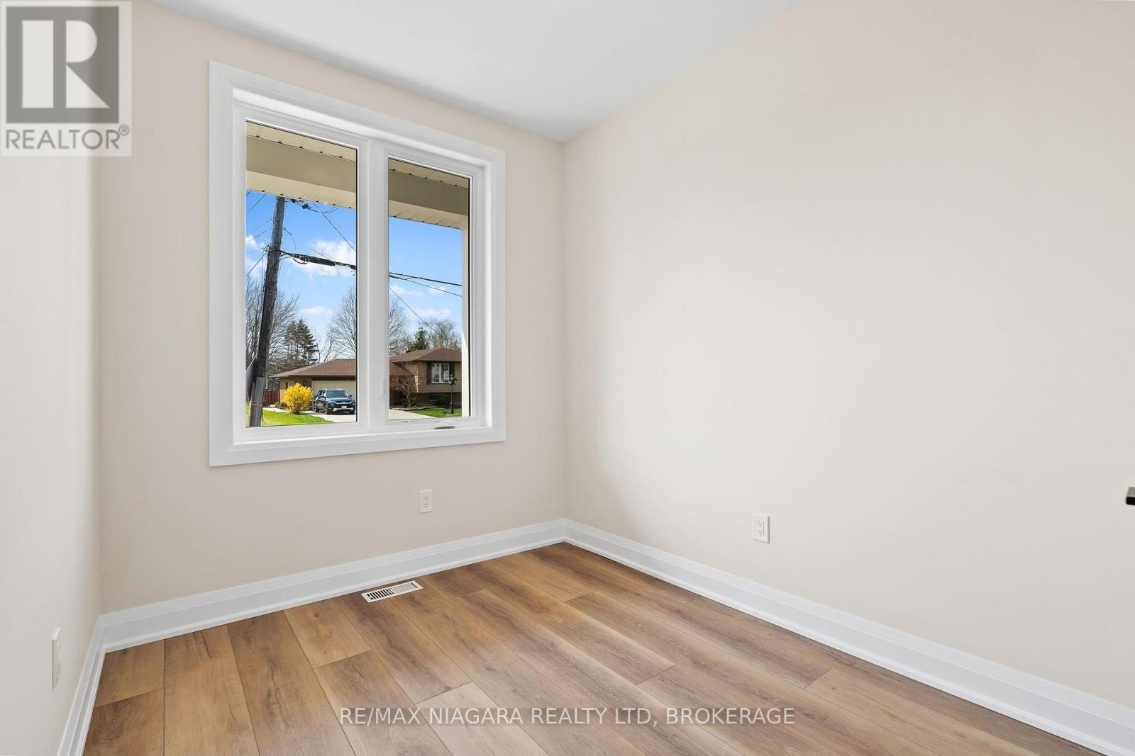 63 Swan Avenue, Pelham, Ontario  L3E 0B1 - Photo 8 - X13843632
