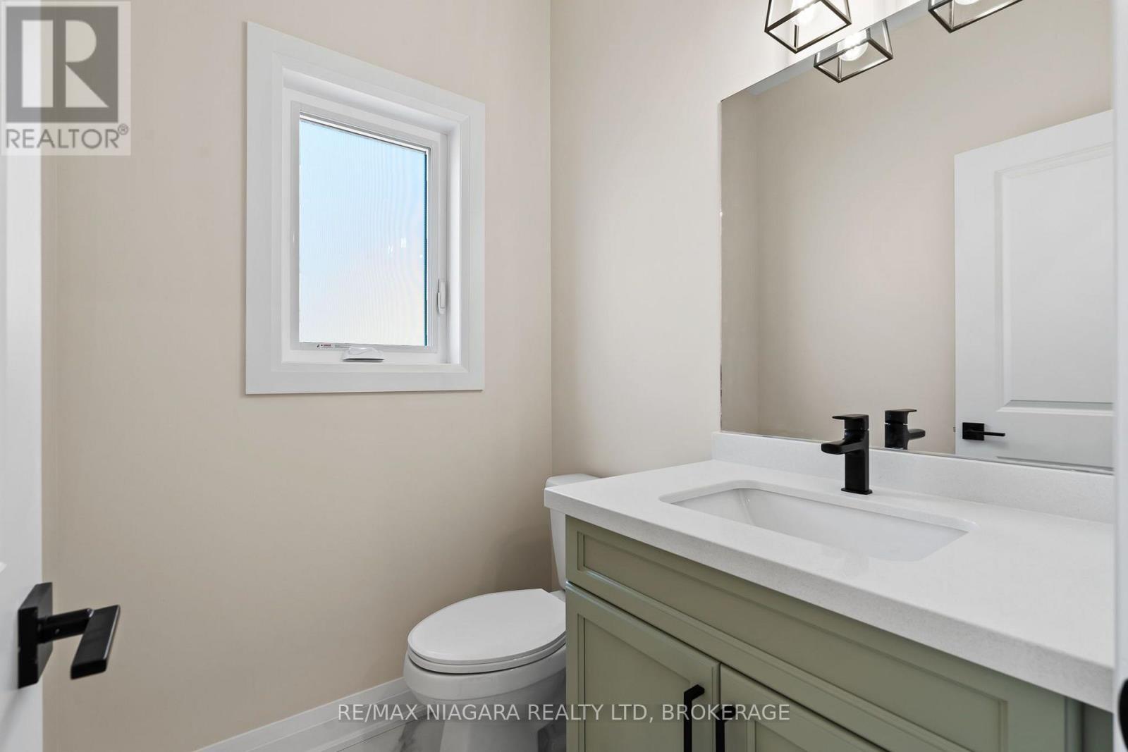 63 Swan Avenue, Pelham, Ontario  L3E 0B1 - Photo 9 - X13843632