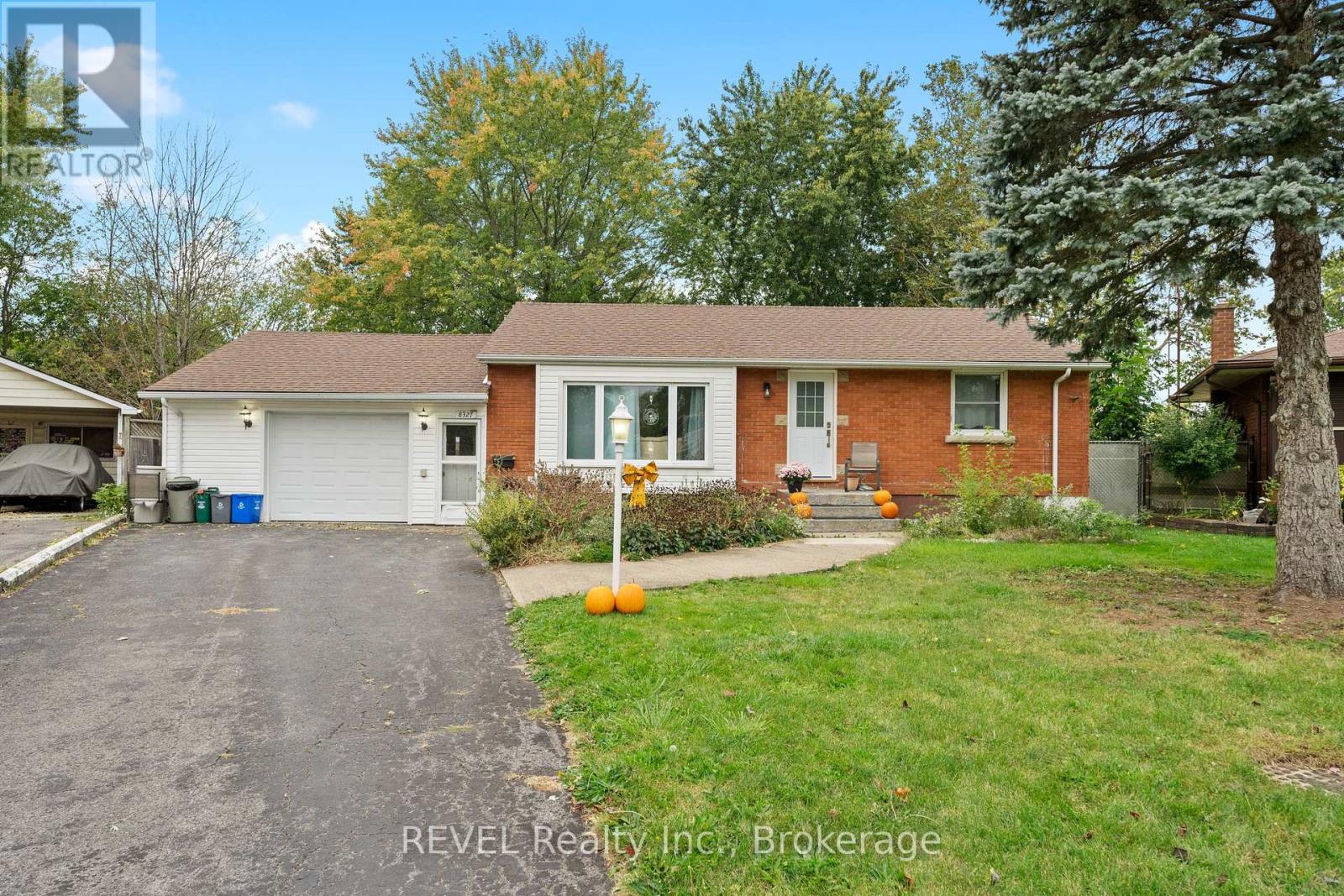 UPPER UNIT - 8327 PARKWAY DRIVE, Niagara Falls, Ontario