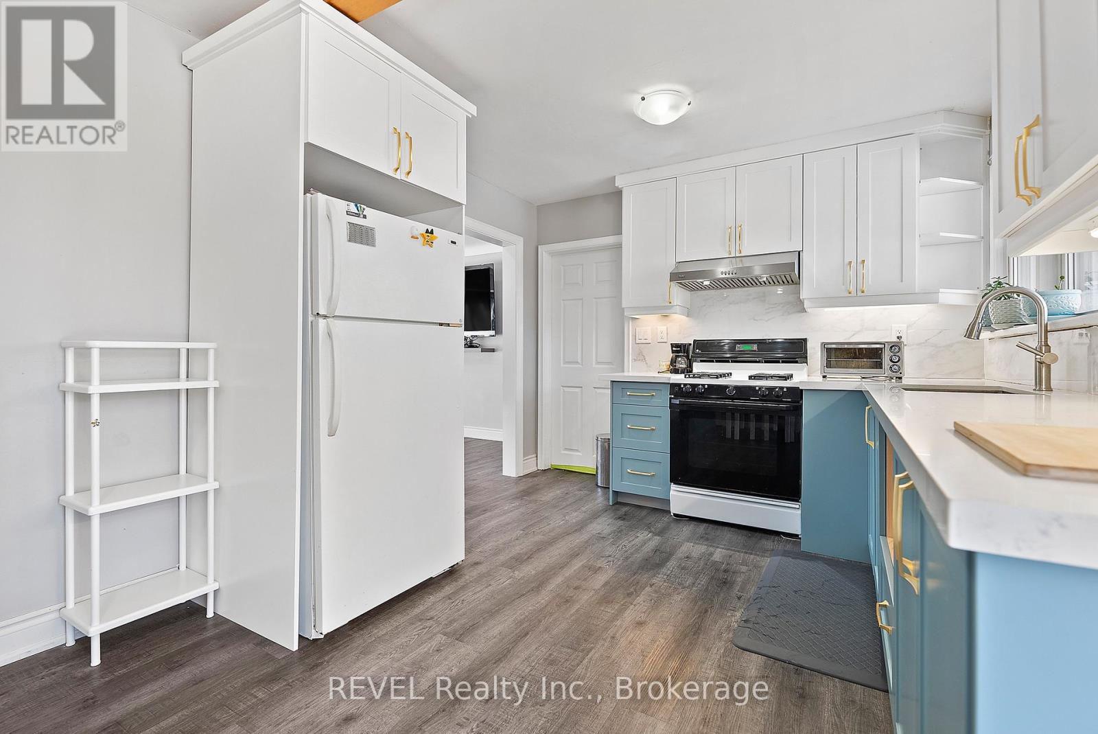 Upper Unit - 8327 Parkway Drive, Niagara Falls, Ontario  L2G 6W8 - Photo 12 - X13842292
