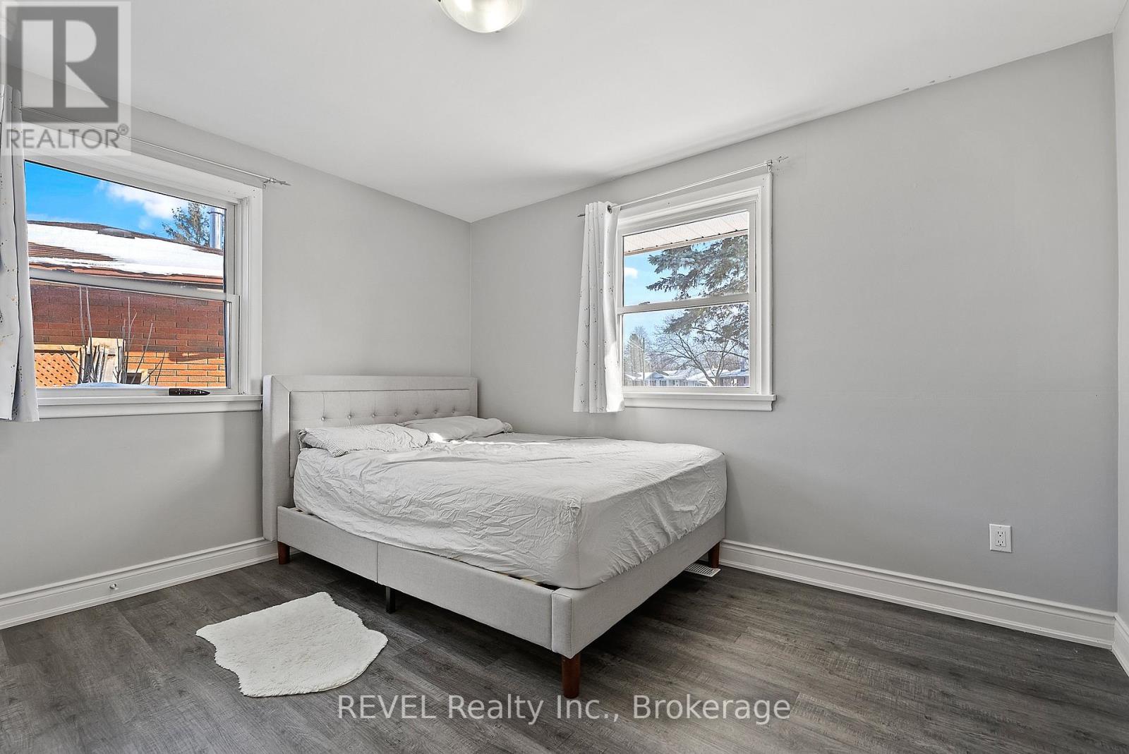 Upper Unit - 8327 Parkway Drive, Niagara Falls, Ontario  L2G 6W8 - Photo 13 - X13842292