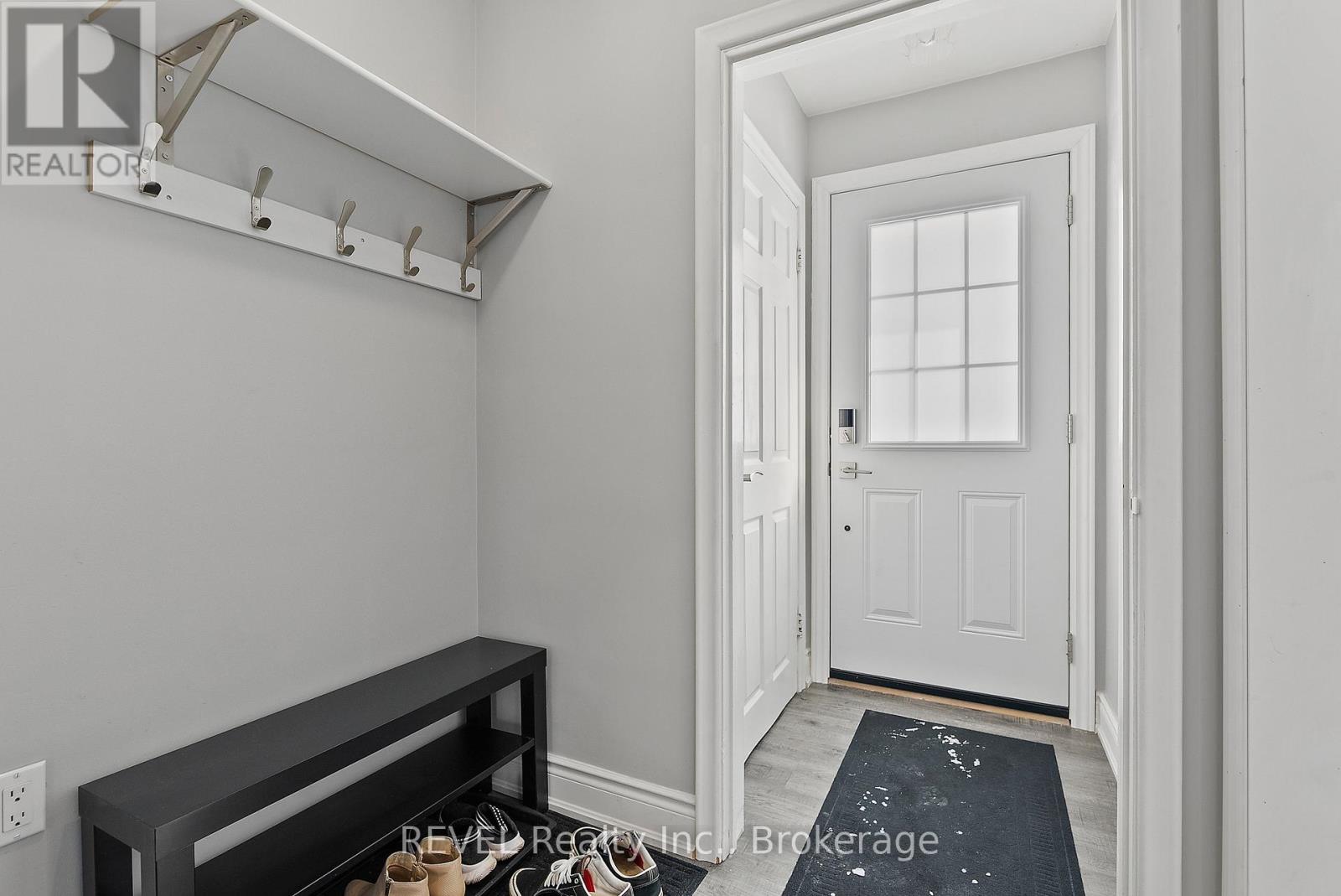 Upper Unit - 8327 Parkway Drive, Niagara Falls, Ontario  L2G 6W8 - Photo 4 - X13842292
