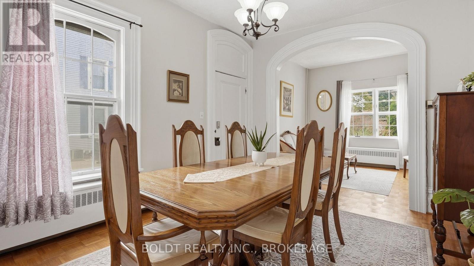 28 Chapel Street S, Thorold, Ontario  L2V 2C6 - Photo 11 - X13843826