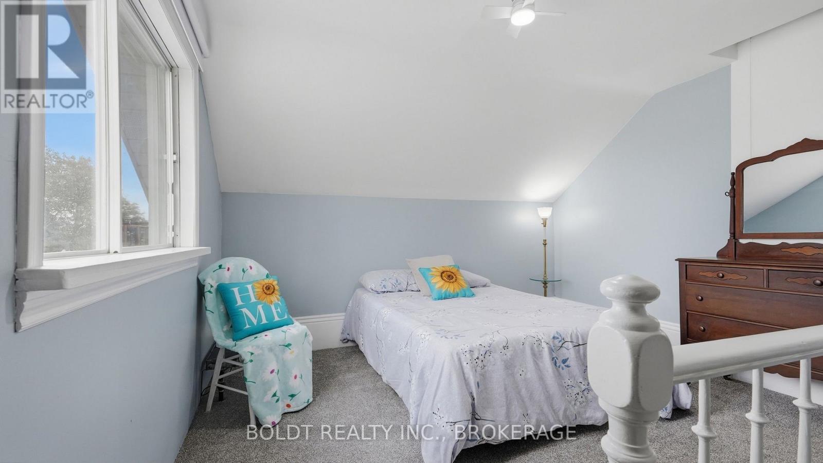 28 Chapel Street S, Thorold, Ontario  L2V 2C6 - Photo 14 - X13843826