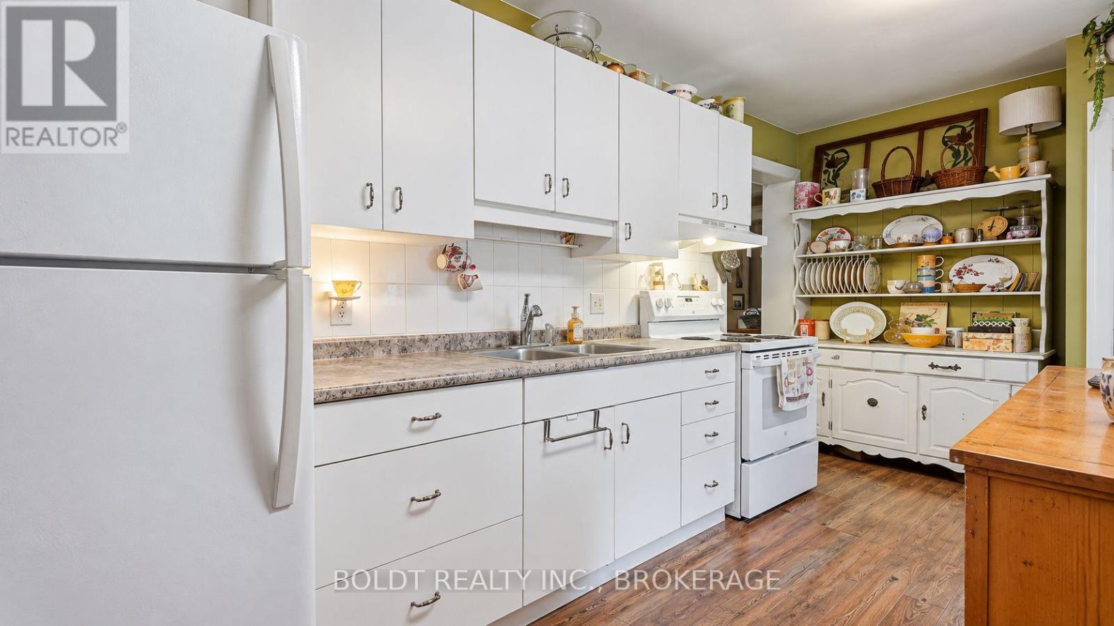 28 Chapel Street S, Thorold, Ontario  L2V 2C6 - Photo 16 - X13843826