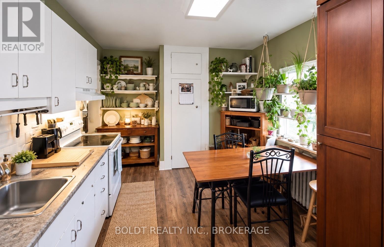 28 Chapel Street S, Thorold, Ontario  L2V 2C6 - Photo 17 - X13843826