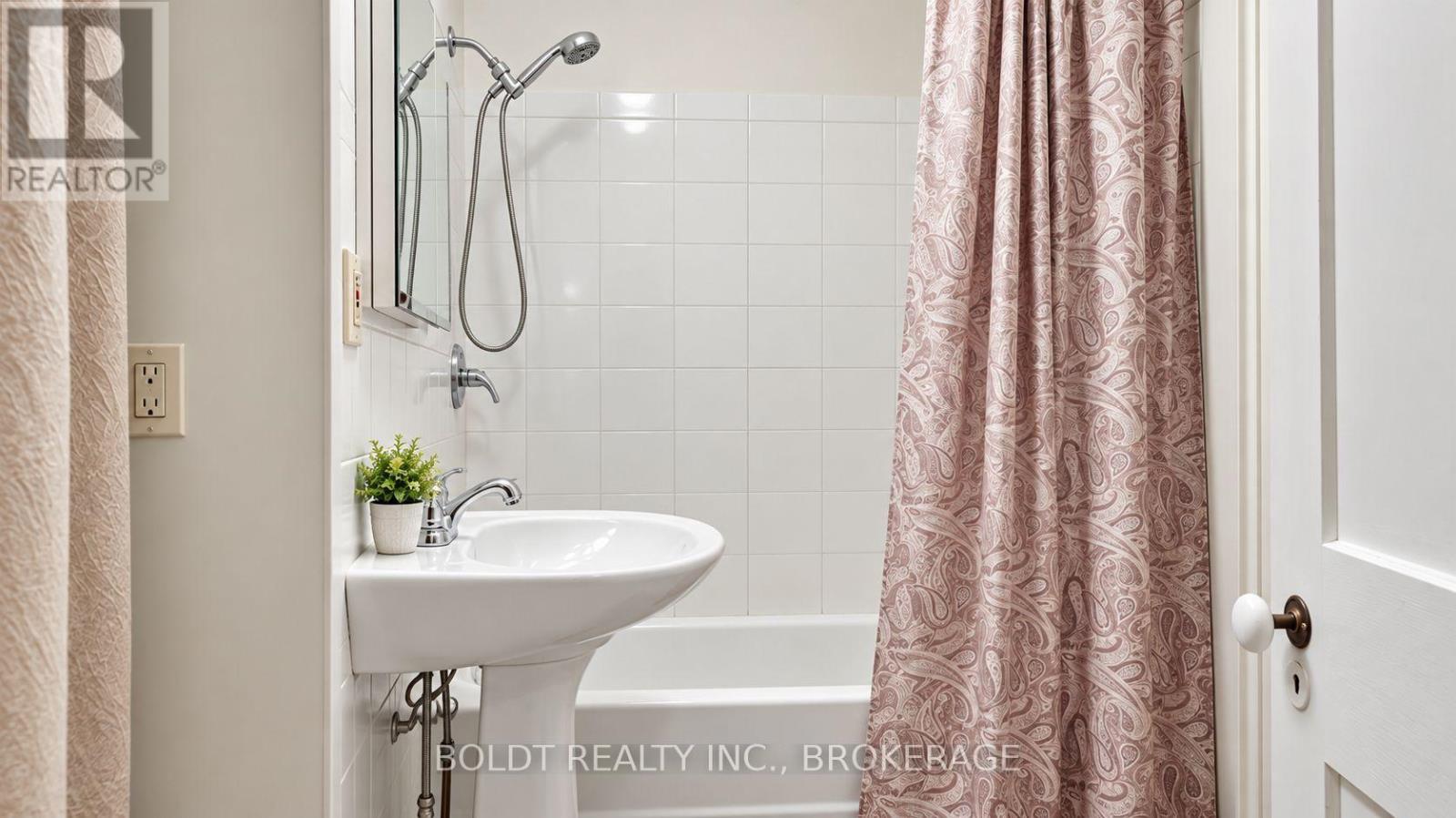 28 Chapel Street S, Thorold, Ontario  L2V 2C6 - Photo 21 - X13843826