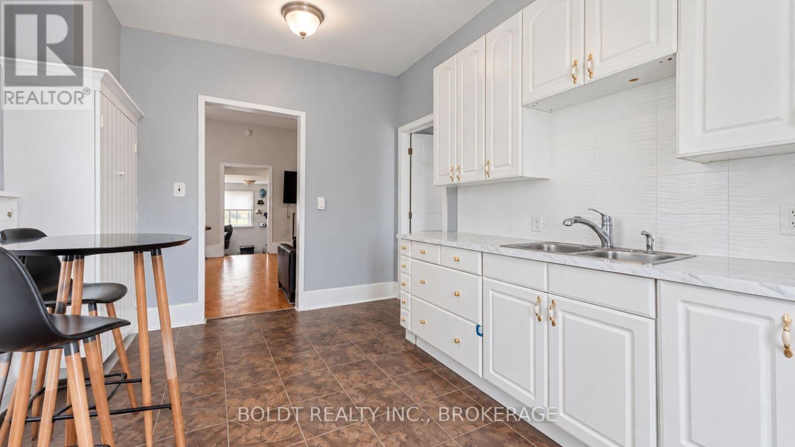28 Chapel Street S, Thorold, Ontario  L2V 2C6 - Photo 26 - X13843826