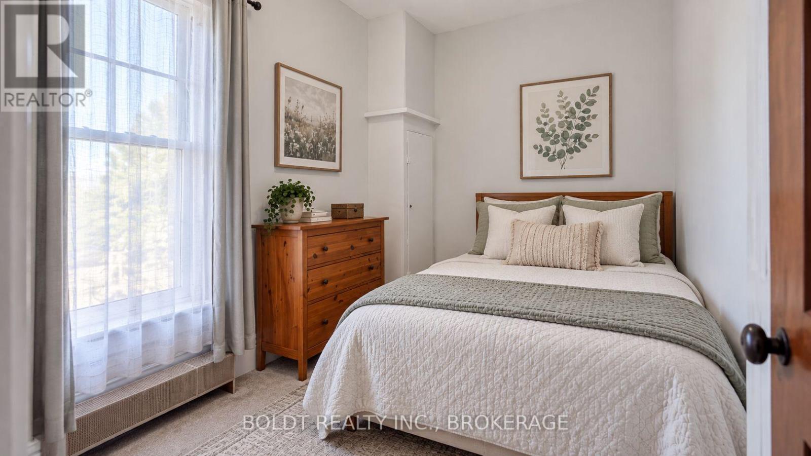 28 Chapel Street S, Thorold, Ontario  L2V 2C6 - Photo 31 - X13843826