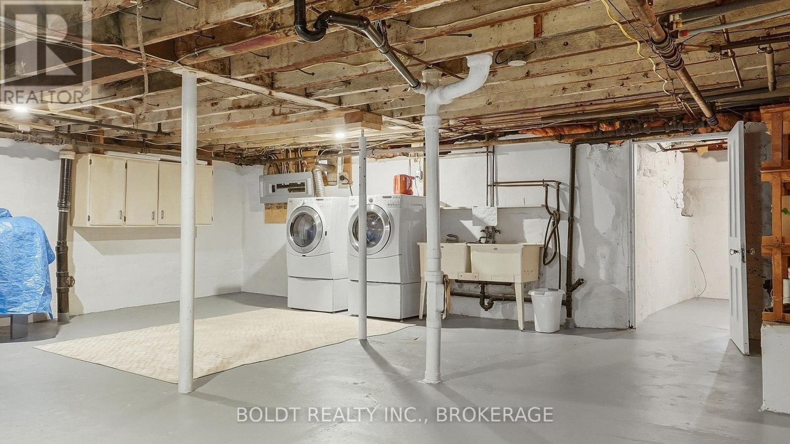 28 Chapel Street S, Thorold, Ontario  L2V 2C6 - Photo 33 - X13843826