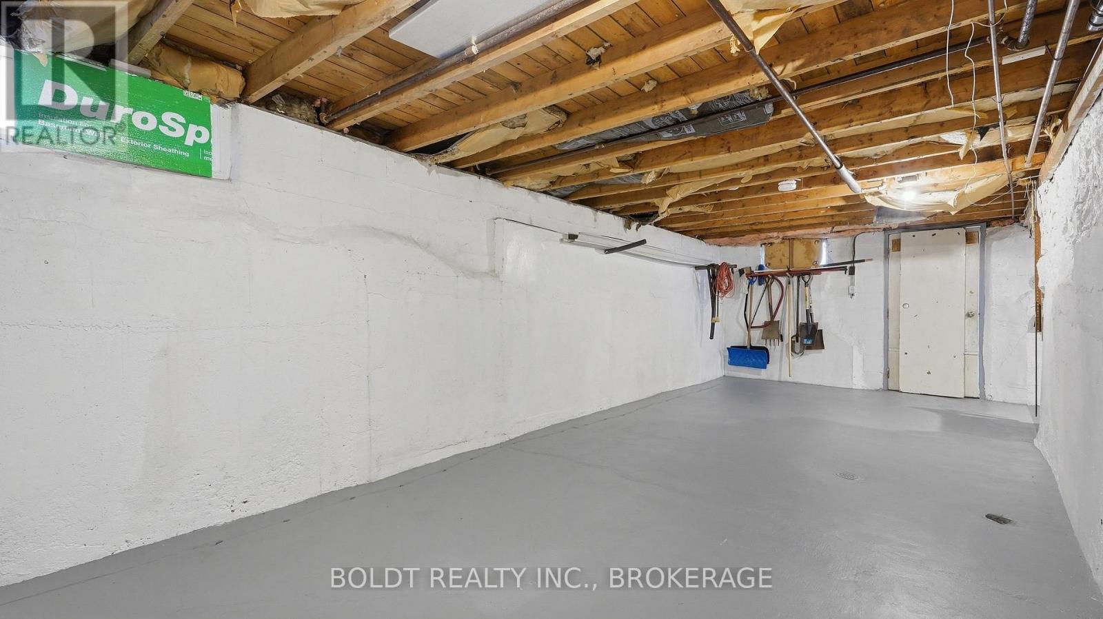 28 Chapel Street S, Thorold, Ontario  L2V 2C6 - Photo 37 - X13843826