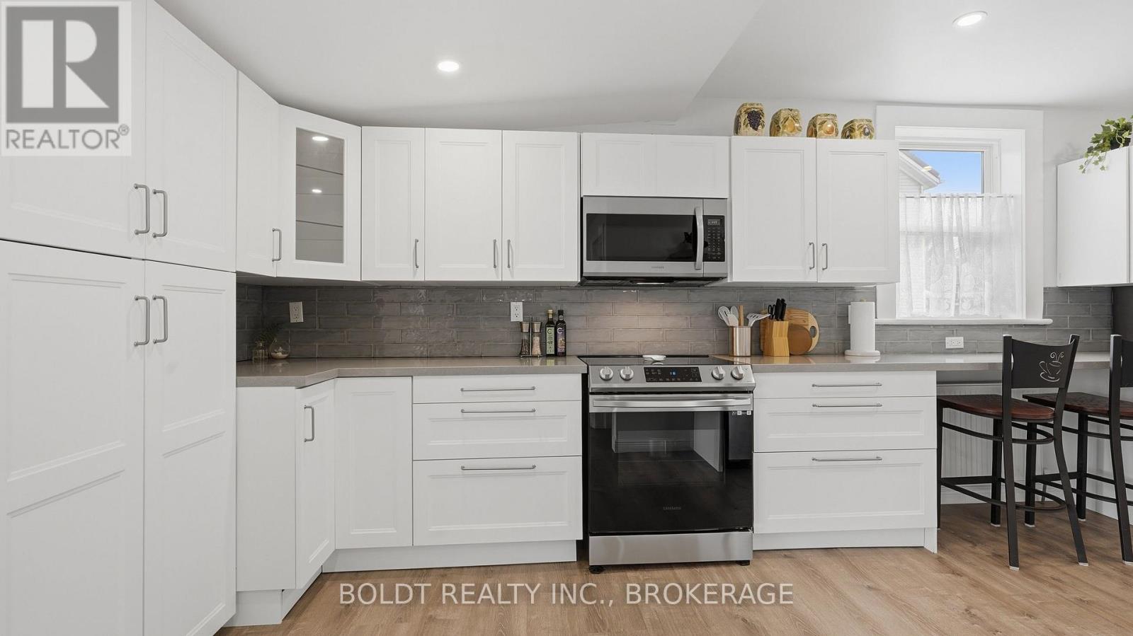 28 Chapel Street S, Thorold, Ontario  L2V 2C6 - Photo 7 - X13843826