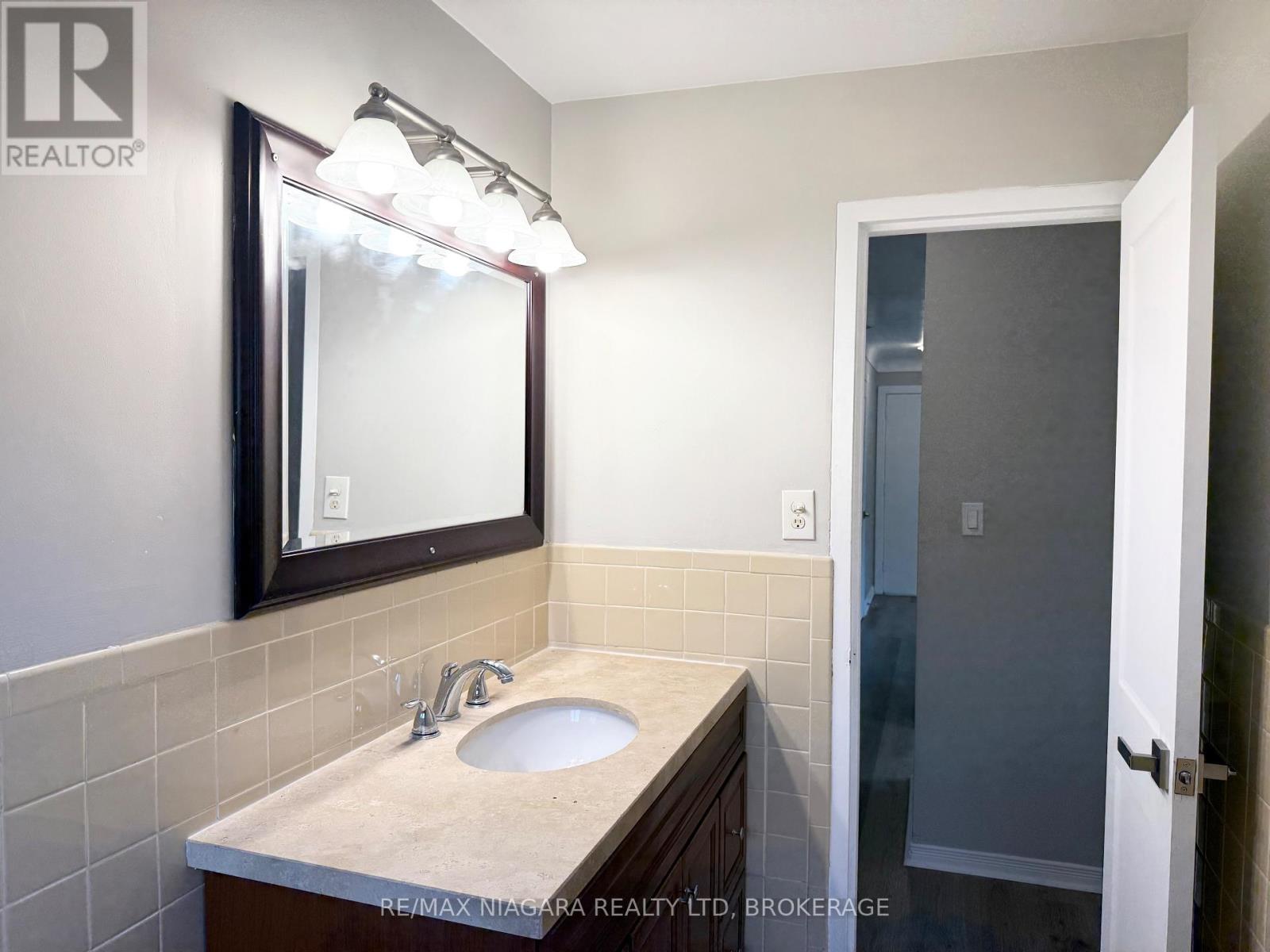 8 - 286 Vine Street, St. Catharines, Ontario  L2M 4T3 - Photo 26 - X13846028